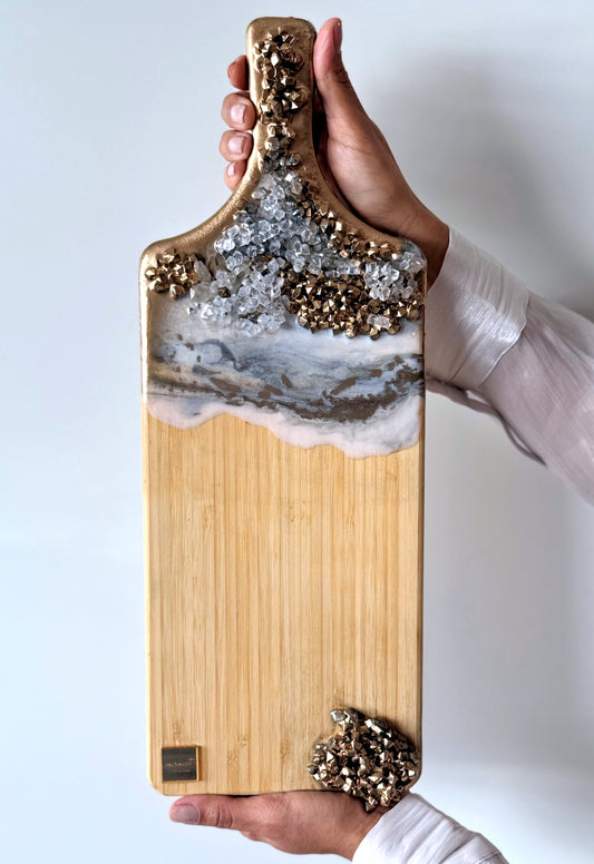 TÁBUA DE CHARCUTARIA COM QUARTZOS EM PONTAS