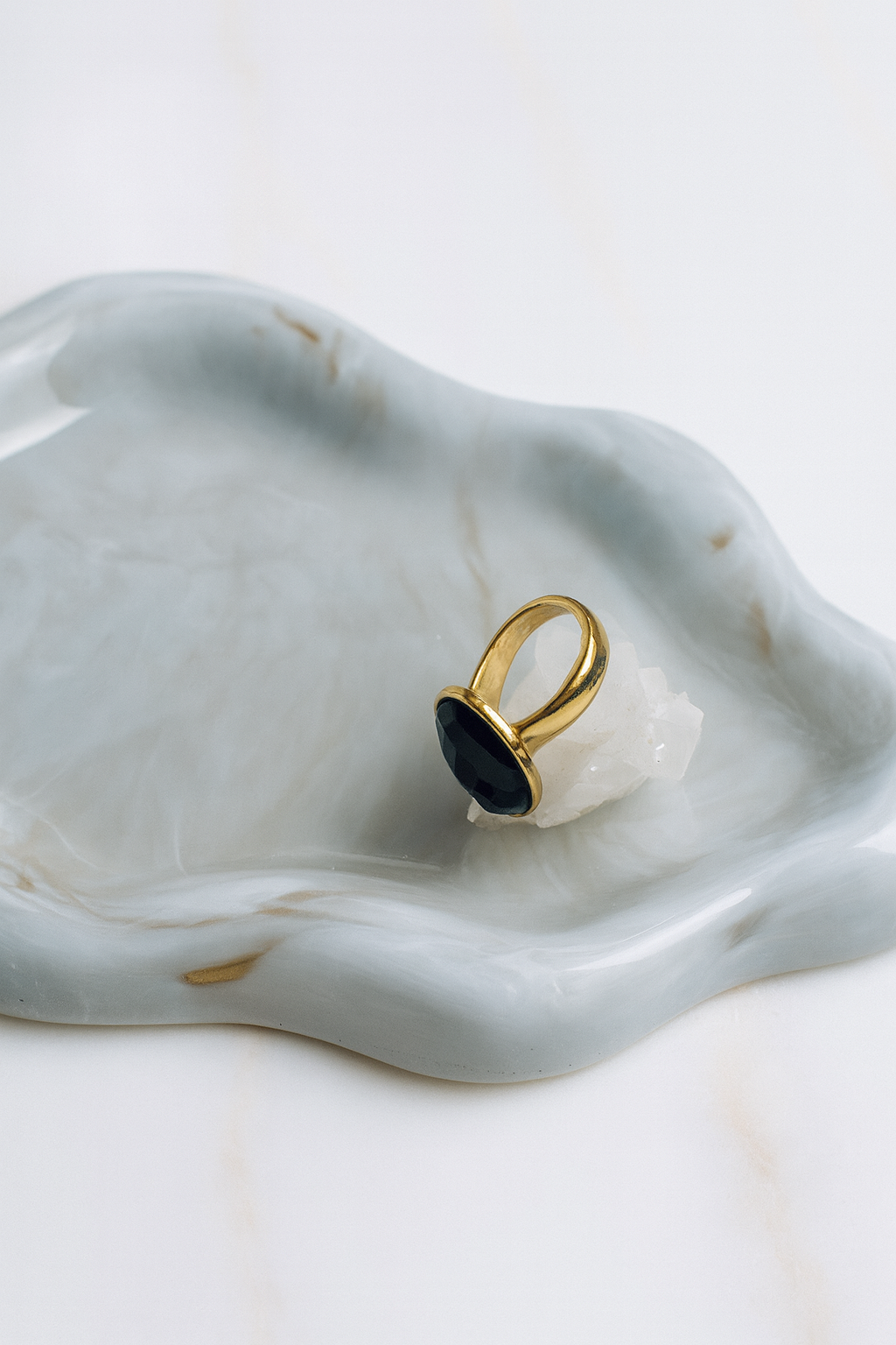 MINI BANDEJA CINZENTA COM MINI DRUSA DE CRISTAL