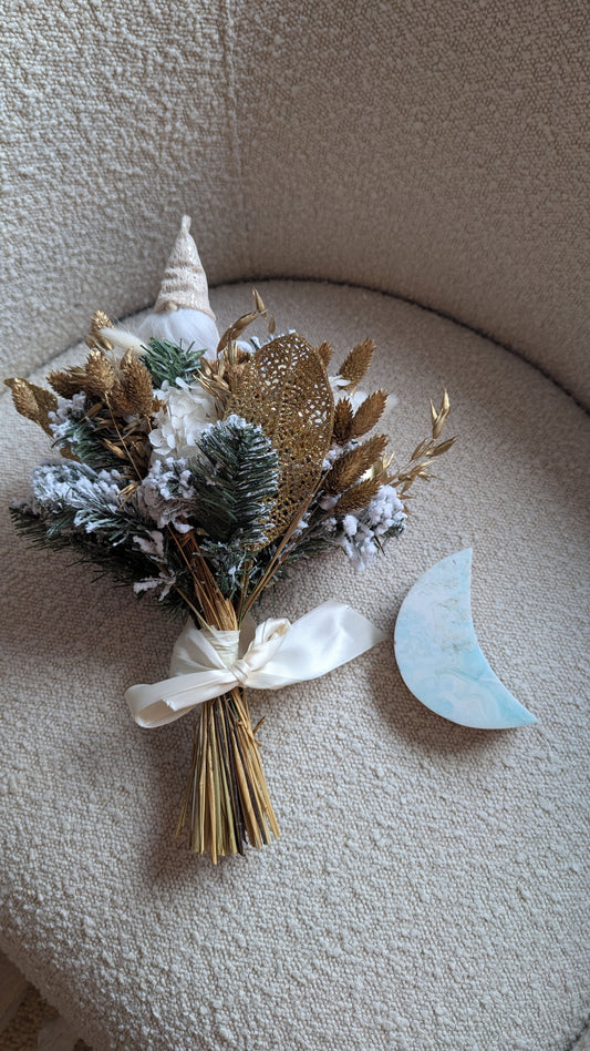 CHRISTMAS BOUQUET &amp; BLUE ARAGONITE MOON