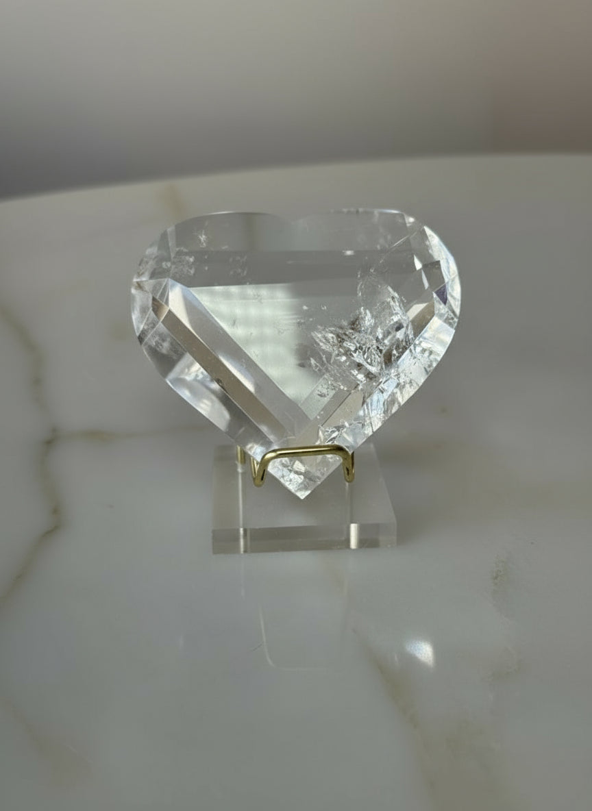 CORAÇÃO DE QUARTZO FACETADO - O AMOR ILUMINADO